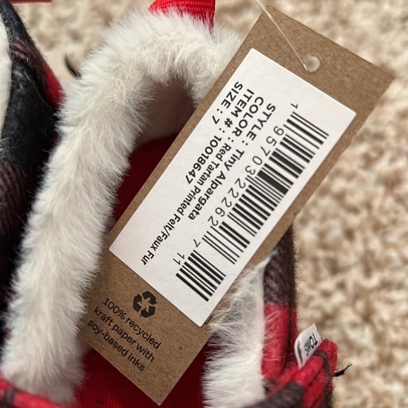 NWT TOMS plaid faux fur lined Alpargatas size 7 toddler. Have matching Moms size - Picture 3 of 5